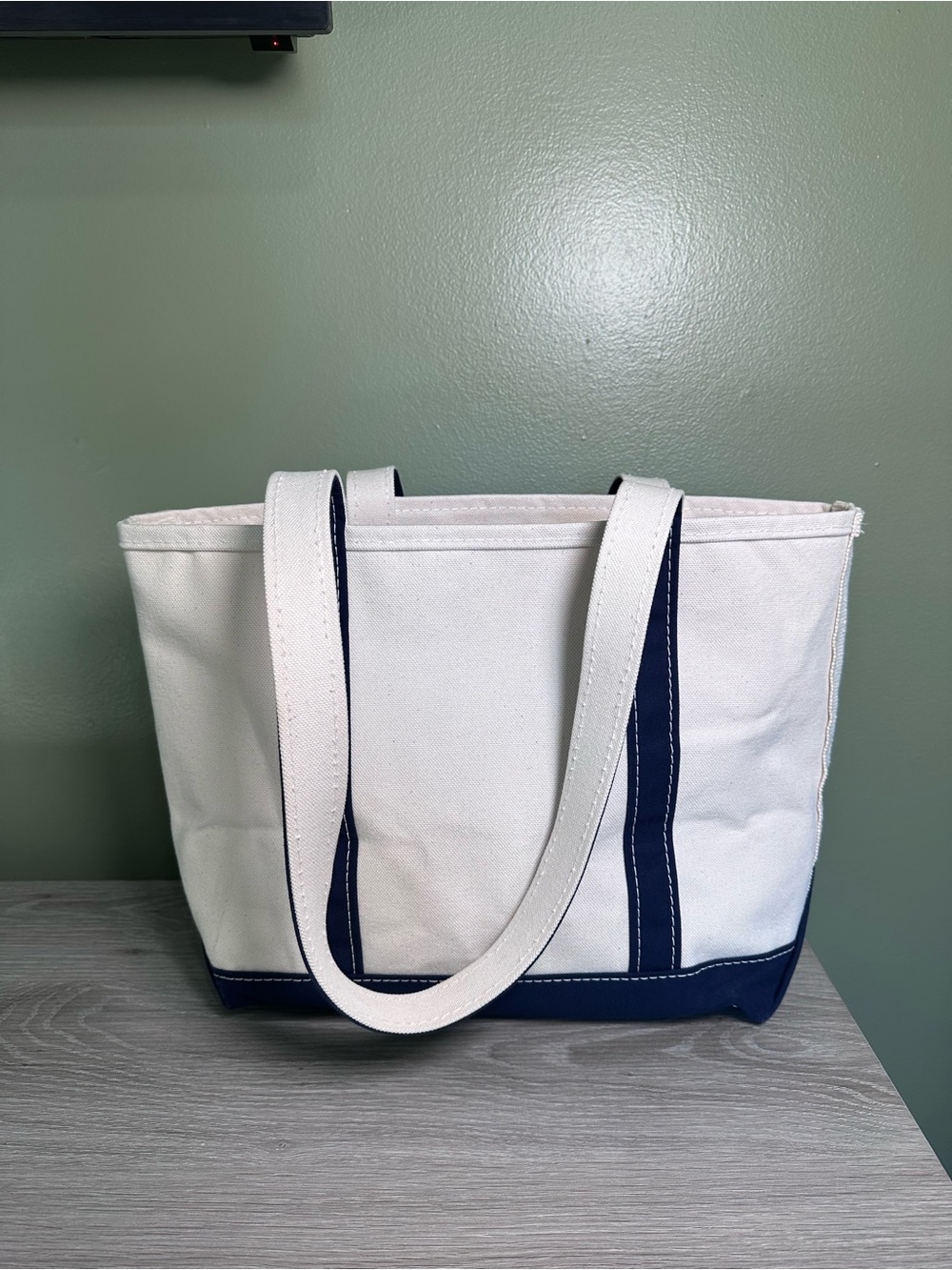 LL Bean Boat And Tote blue Trim Size Medium (16”x12”) Usa Made Outdoor - Picture 4 of 9